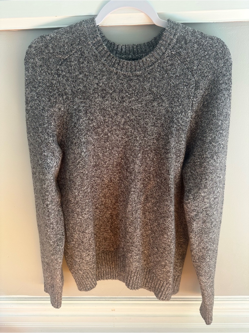 Banana Republic Heathered Grey Crewneck Sweater